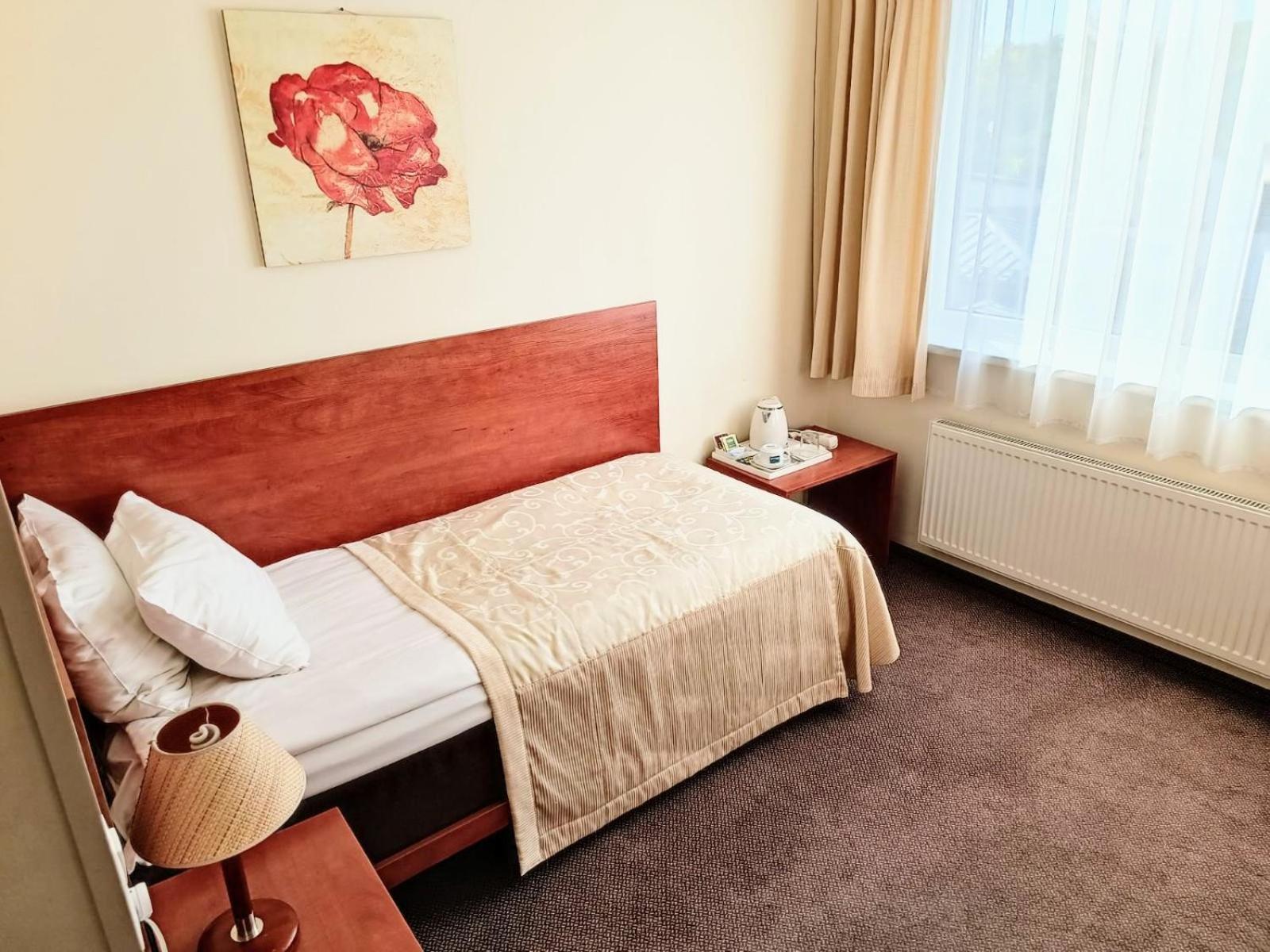 Smelyne Hotel Panevezys Exterior photo